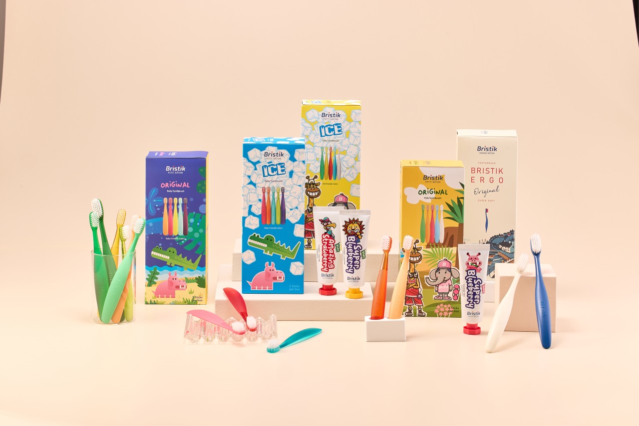 bo_su_tap_cham_soc_rang_mieng_cho_be_bristik